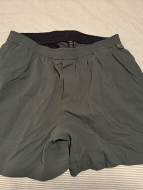 Lululemon Men's Athletic Elastic-Waist Shorts - Green